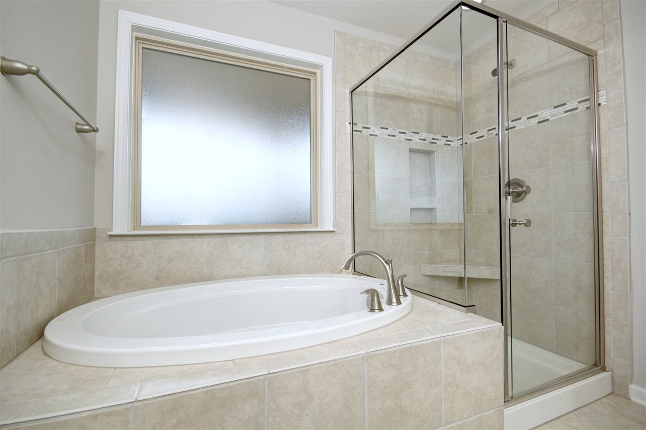 12644 Gallant Place Raleigh, NC 27614 - Photo 17 of 29 Master Bathroom