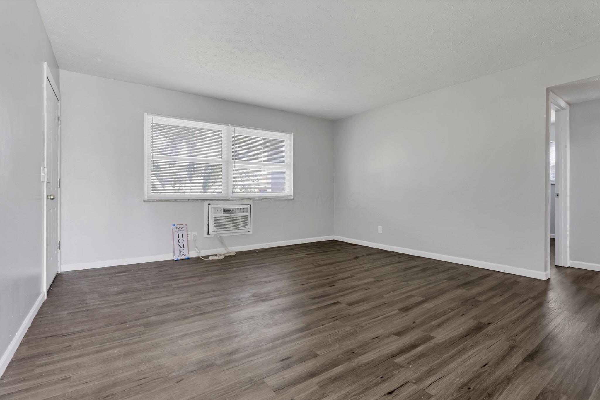 690 Kingsford Road Columbus, OH 43204 - Photo 34 of 80 38-web-or-mls-011A9533