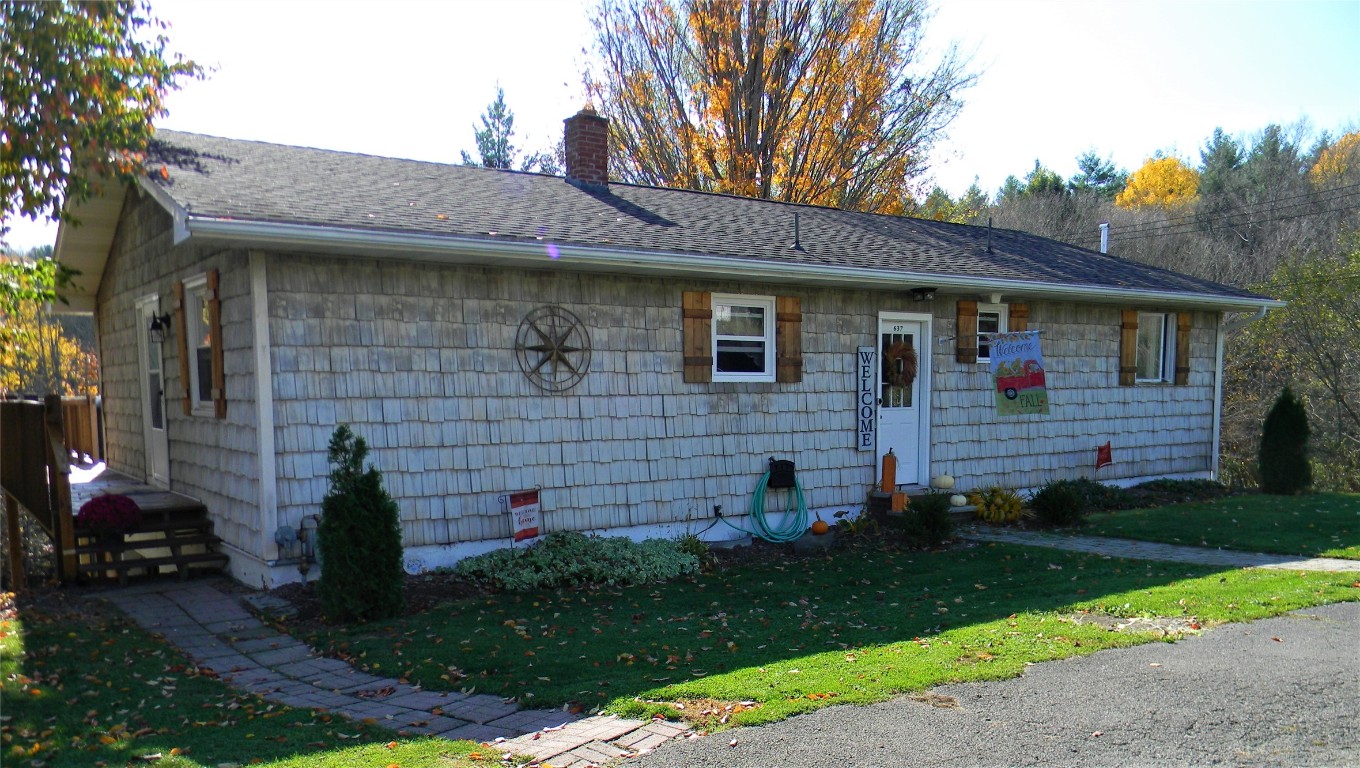637 Echo Road Vestal, NY 13850 - Photo 1 of 24 Gallery Image 1