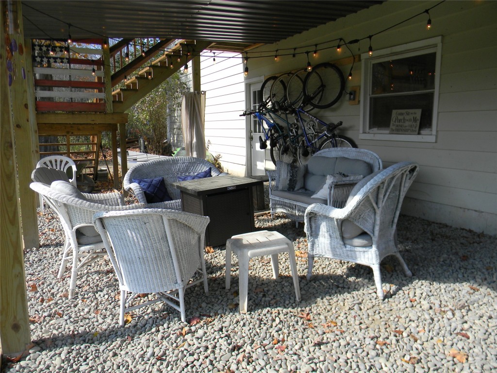 637 Echo Road Vestal, NY 13850 - Photo 3 of 24 Gallery Image 3