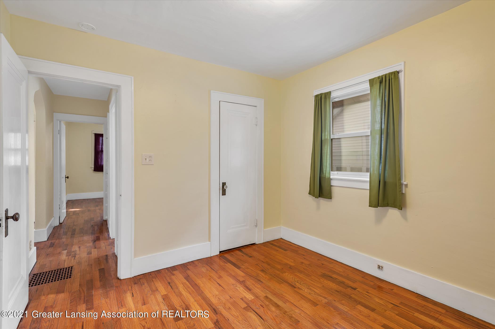 1112 Robins Road Lansing, MI 48917 - Photo 14 of 23 1112-Robins-Rd-WindowStill-Real-Estate-P