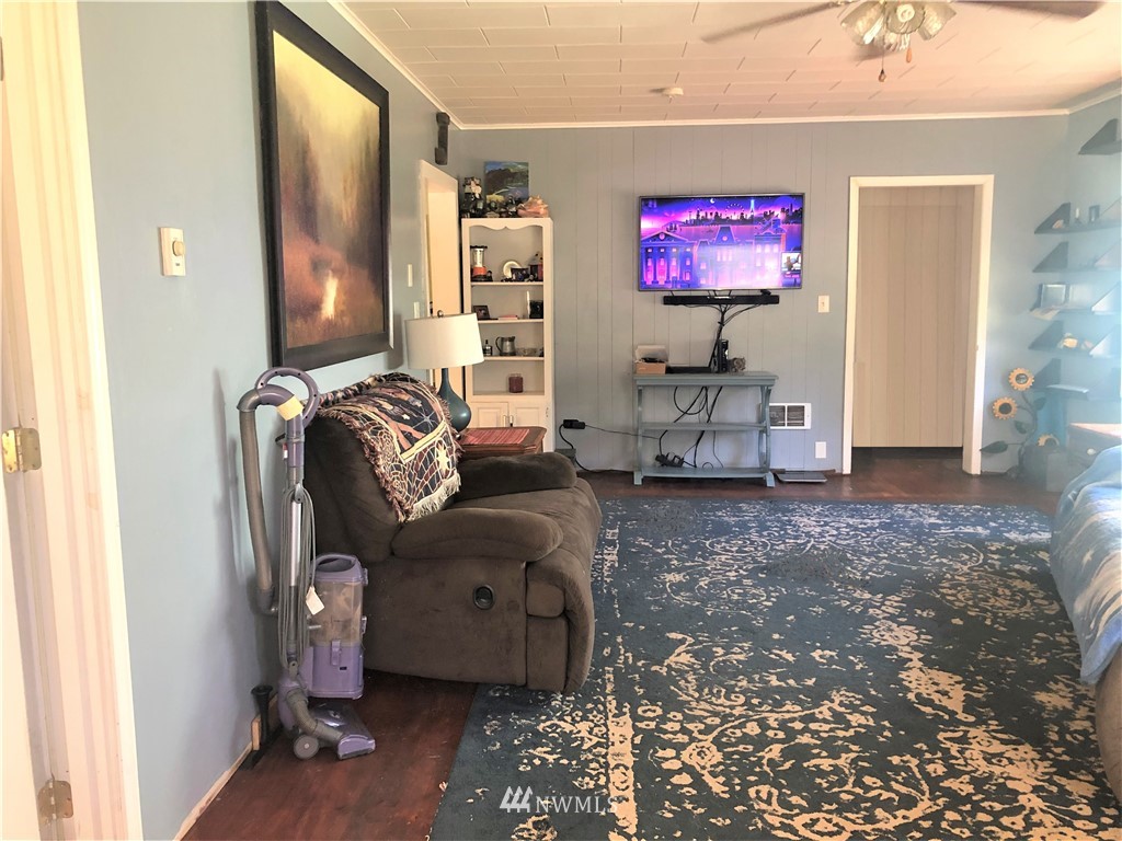 534 Ocean Beach Road Hoquiam, WA 98550 - Photo 5 of 22 Gallery Image 5