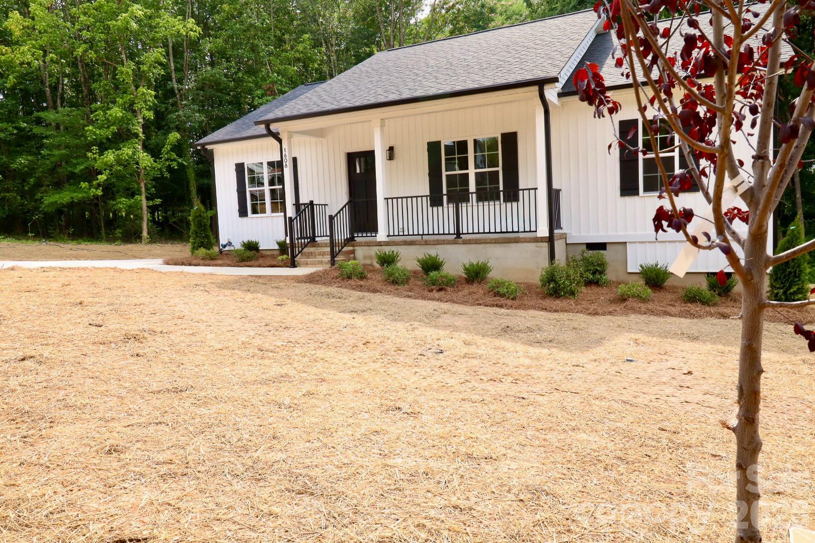 1608 Russell Courtney Road Monroe, NC 28112 - Photo 2 of 35