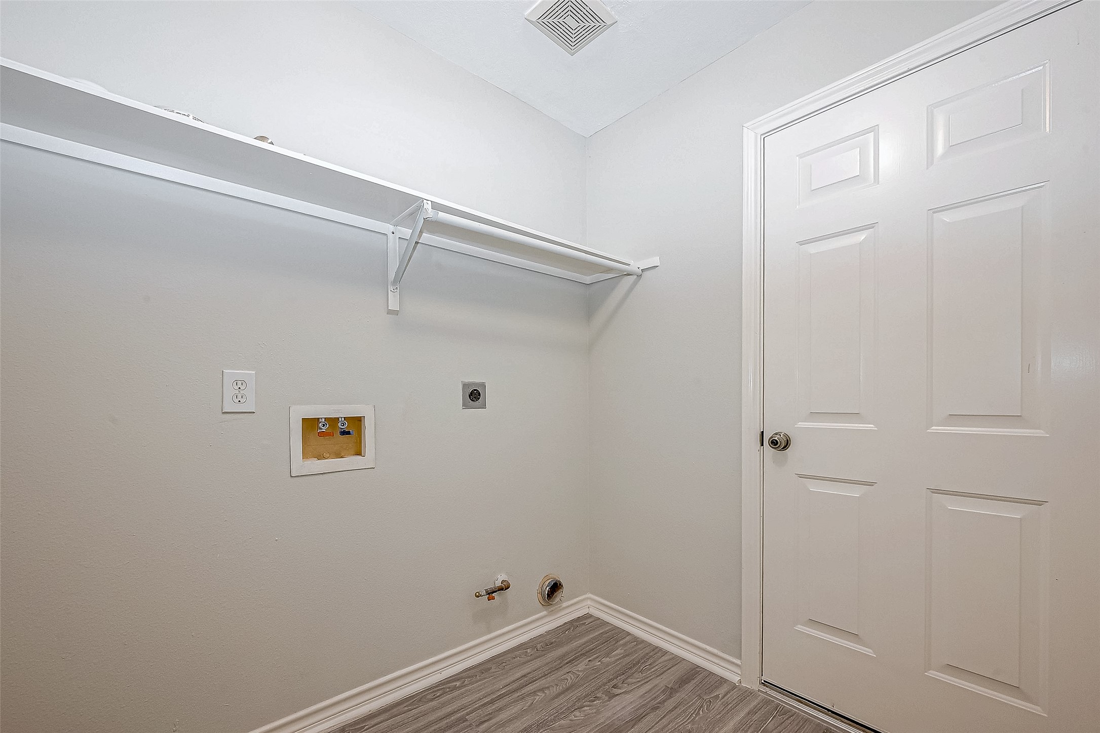 10327 Sablebrook Lane Houston, TX 77095 - Photo 44 of 48 laundry room