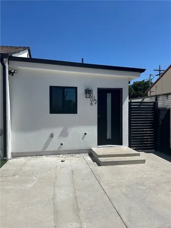 $1,950 | 8006 Rhodes Avenue, Unit 1/2, North Hollywood, CA 91605
