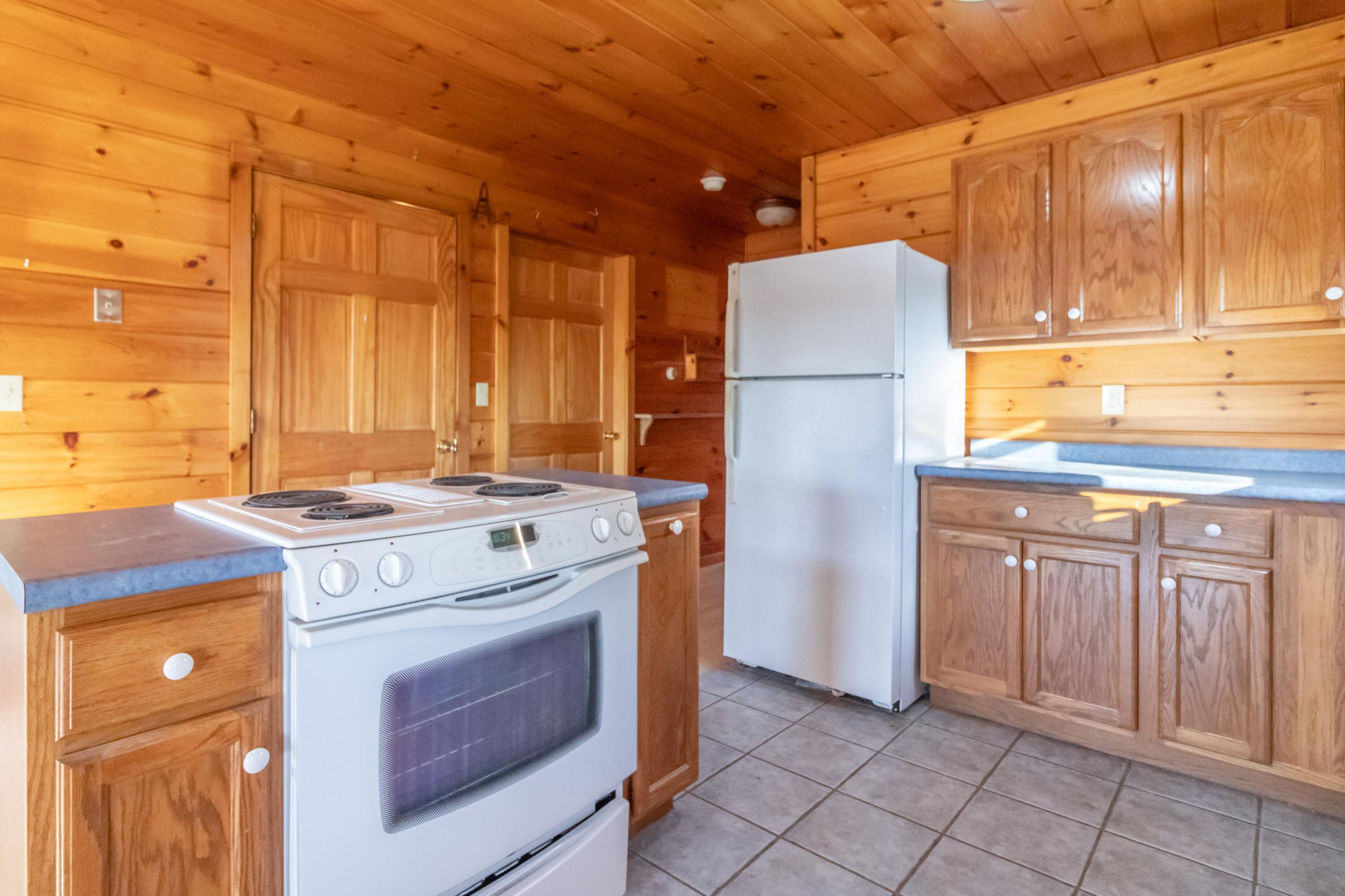 394 Jacob Buck Pond Road Bucksport, ME 04416 - Photo 13 of 47 394 Jacob Buck Pond Rd Interiors-17