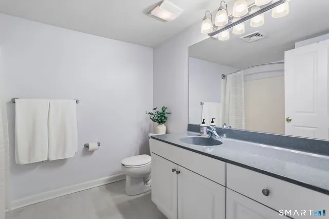 $299,000 | 3250 Fairfield Avenue, Unit 302, Bridgeport, CT 06605