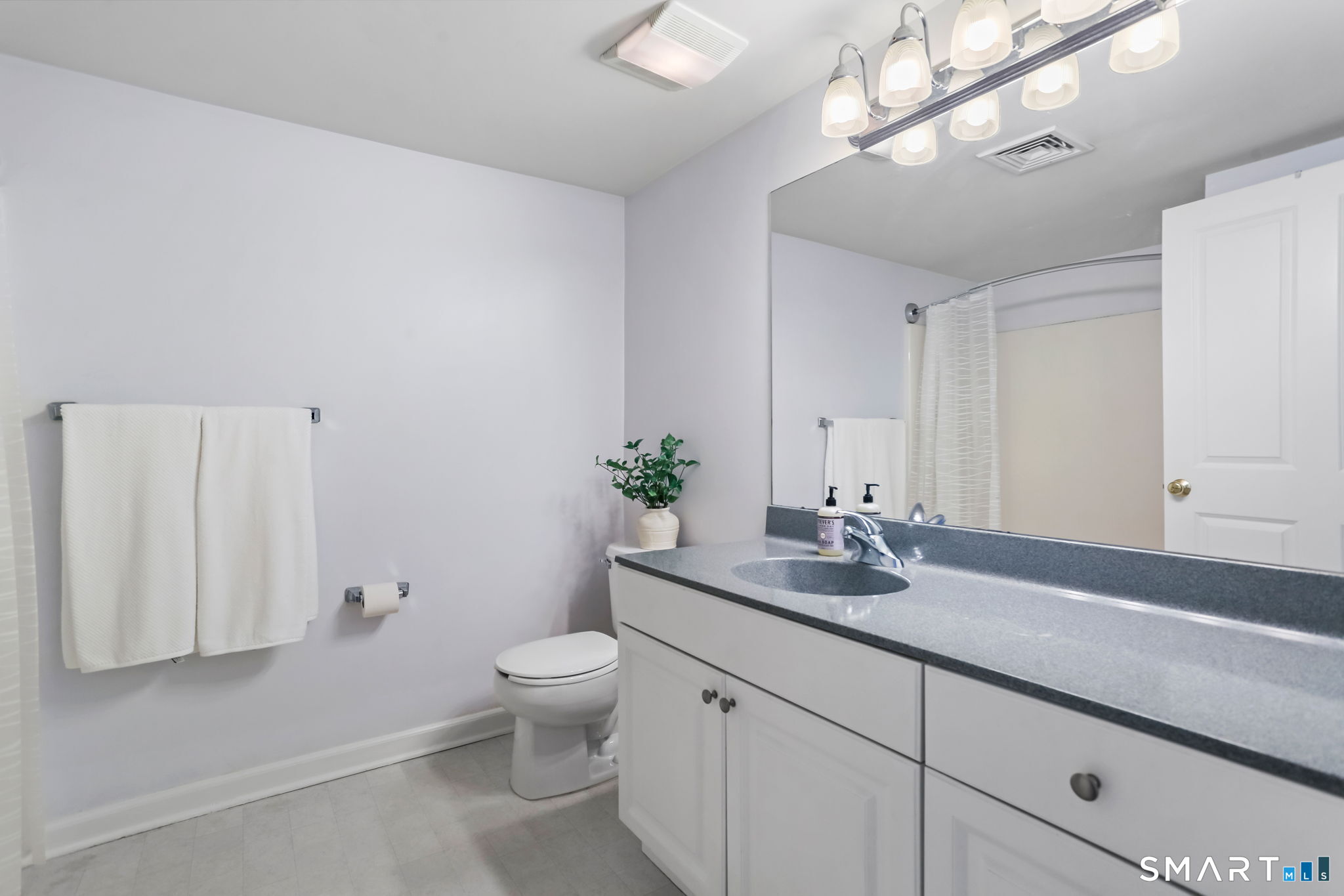 3250 Fairfield Avenue, Unit 302 Bridgeport, CT 06605 - Photo 15 of 27