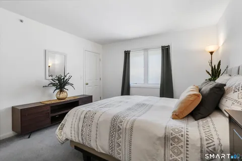 $299,000 | 3250 Fairfield Avenue, Unit 302, Bridgeport, CT 06605