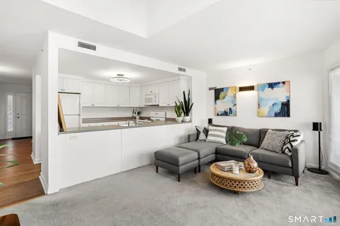 $299,000 | 3250 Fairfield Avenue, Unit 302, Bridgeport, CT 06605