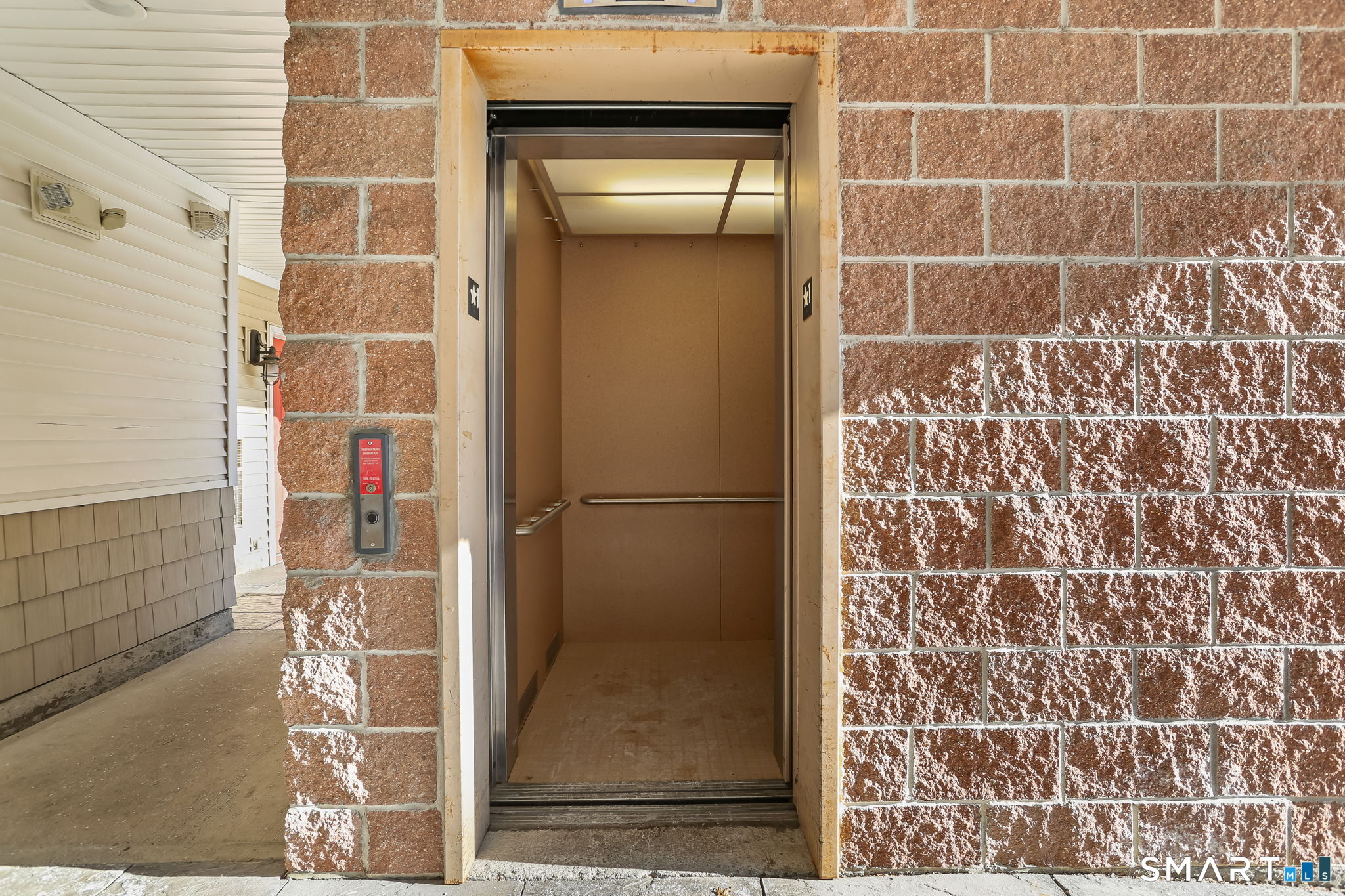 3250 Fairfield Avenue, Unit 302 Bridgeport, CT 06605 - Photo 21 of 27 ELEVATOR