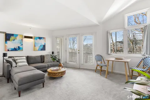 $299,000 | 3250 Fairfield Avenue, Unit 302, Bridgeport, CT 06605