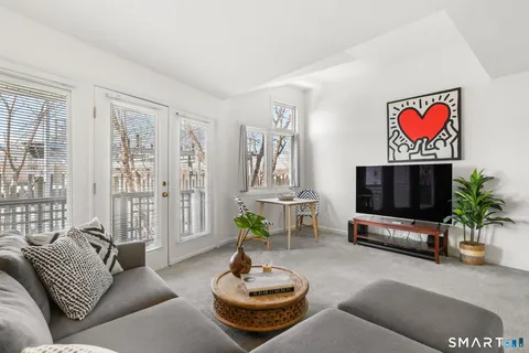 $299,000 | 3250 Fairfield Avenue, Unit 302, Bridgeport, CT 06605