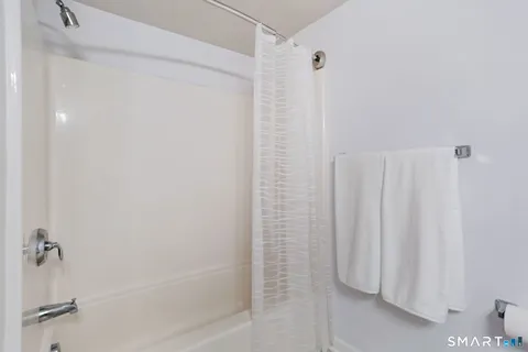 $299,000 | 3250 Fairfield Avenue, Unit 302, Bridgeport, CT 06605