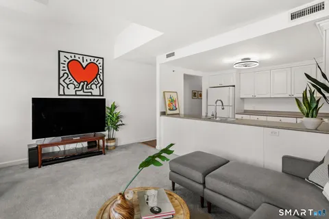 $299,000 | 3250 Fairfield Avenue, Unit 302, Bridgeport, CT 06605