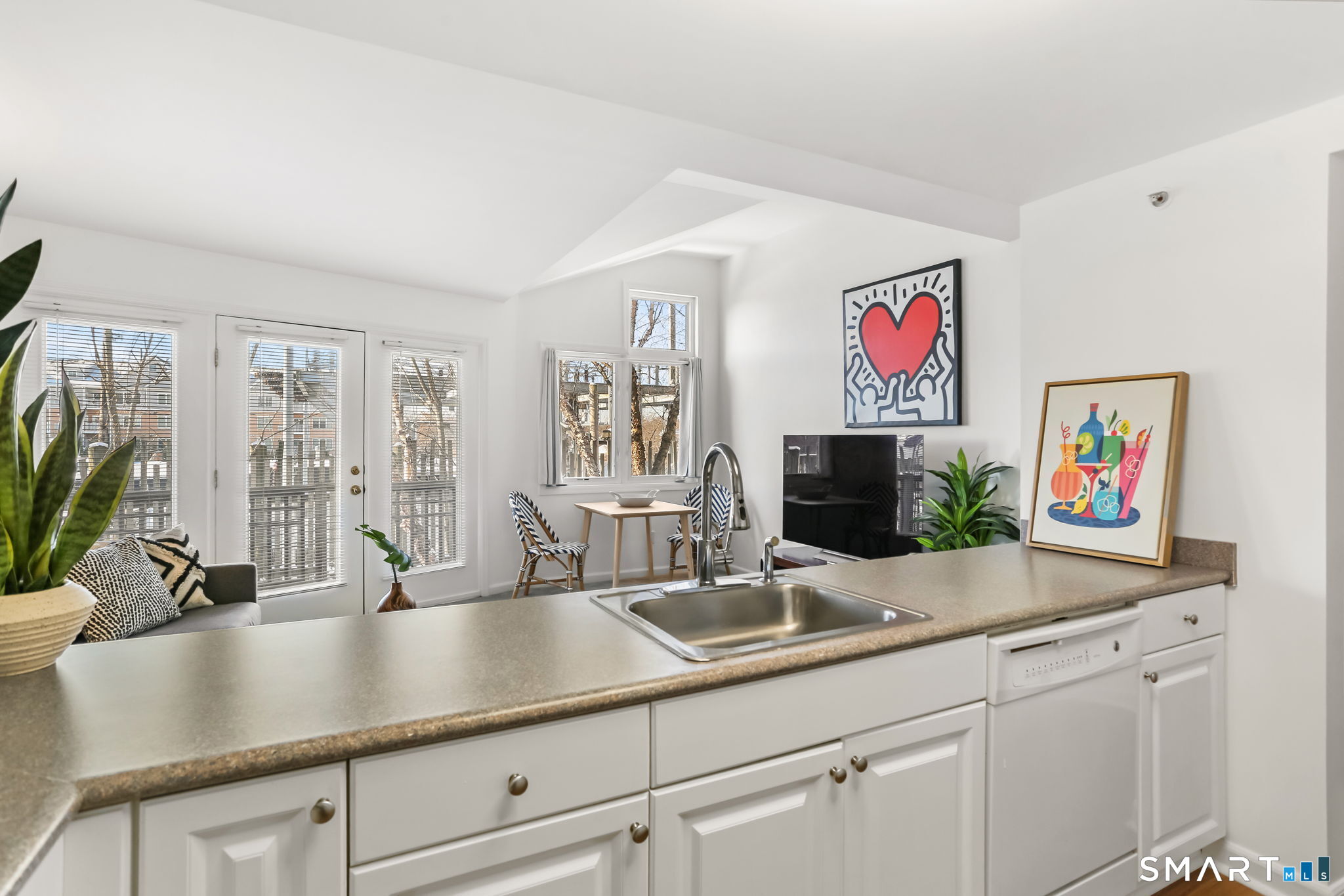 3250 Fairfield Avenue, Unit 302 Bridgeport, CT 06605 - Photo 7 of 27