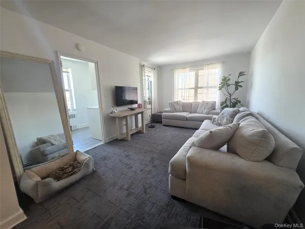 $320,000 | 33-15 81st Street, Unit 5D | Jackson Heights