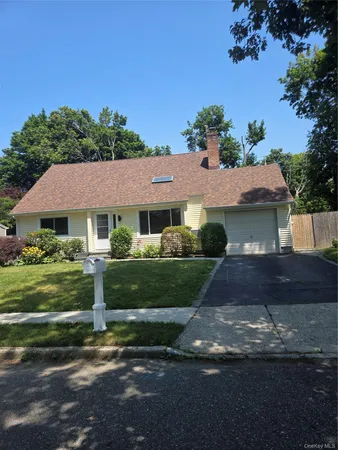 $4,700 | 9 Madsen Lane, East Northport, NY 11731