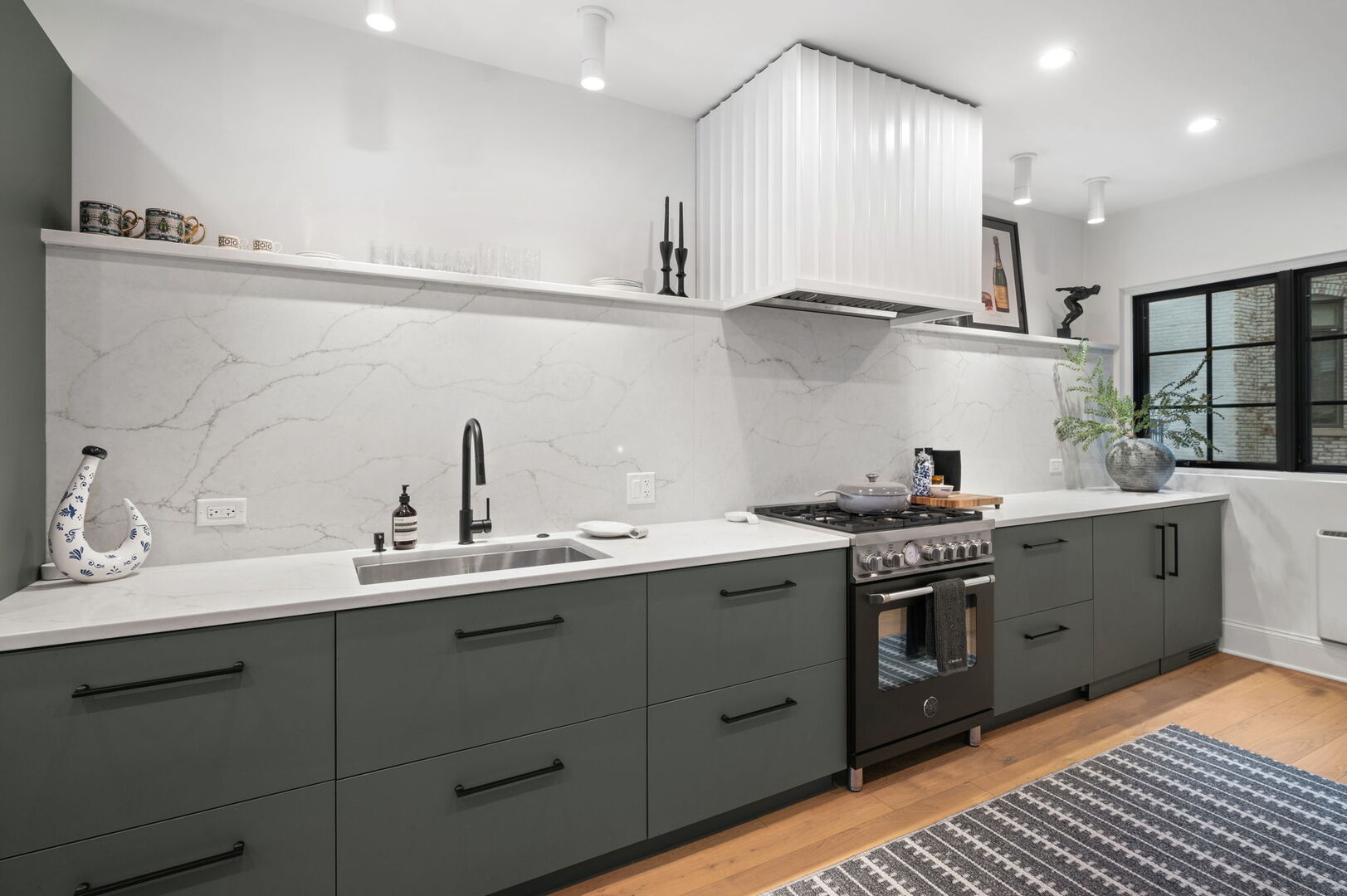 50 West Schiller Street, Unit 2G Chicago, IL 60610 - Photo 14 of 33