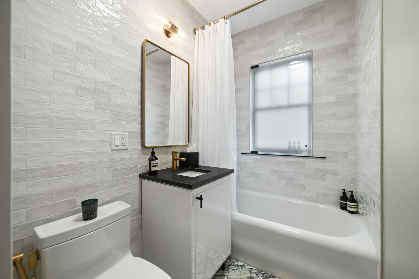 50 West Schiller Street, Unit 2G Chicago, IL 60610 - Photo 24 of 33