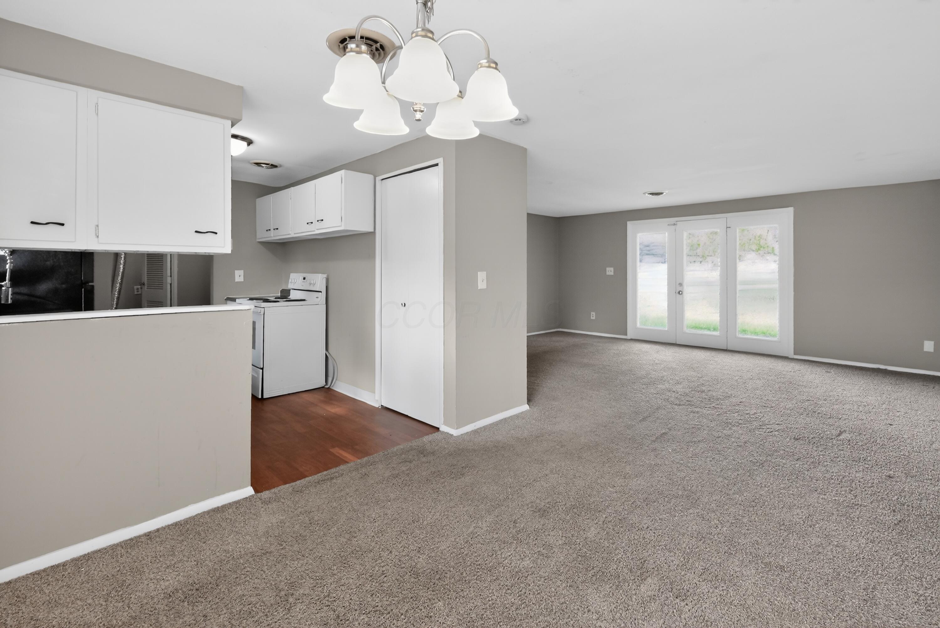 5716 Cairo Road Westerville, OH 43081 - Photo 4 of 30 16_5716_Cairo_Rd_Westerville_OH_43081-Ki