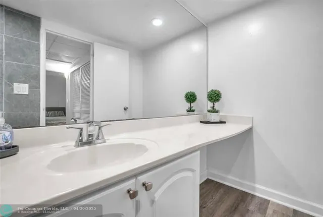 $2,350 | 4001 South Ocean Drive, Unit 7K, Hollywood, FL 33019