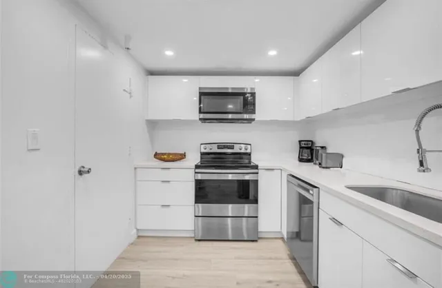 $2,350 | 4001 South Ocean Drive, Unit 7K, Hollywood, FL 33019