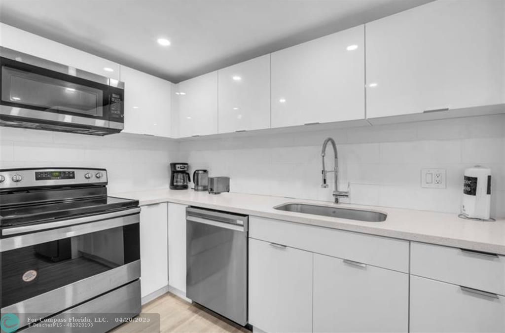 4001 South Ocean Drive, Unit 7K Hollywood, FL 33019 - Photo 4 of 26