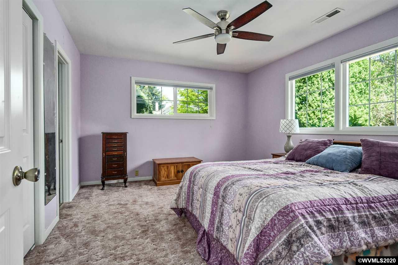 649 West Hayter Dallas, OR 97338 - Photo 15 of 42
