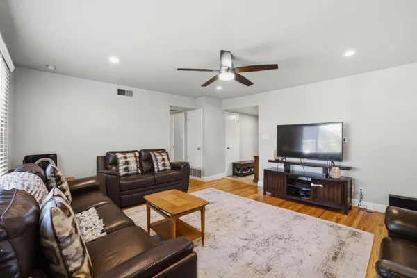 $525,000 | 8859 Mohawk Way, Fair Oaks, CA 95628