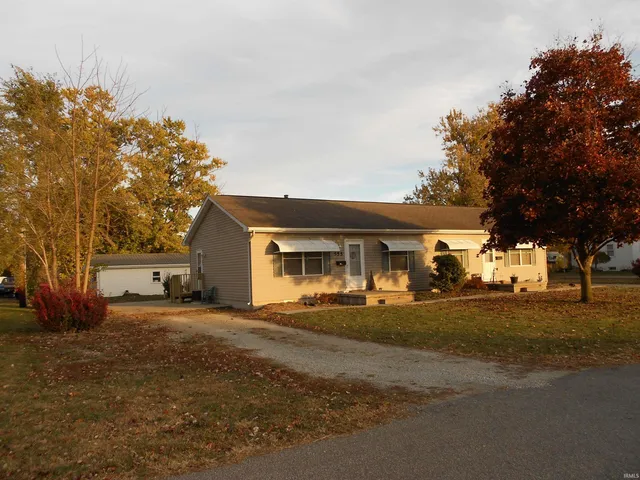 $185,000 | 553 & 555 May Street, Unit 2, Peru, IN 46970