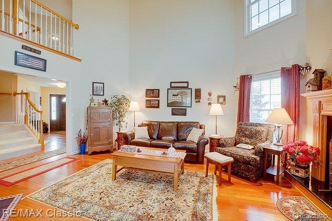 19088 Wayne Road Livonia, MI 48152 - Photo 13 of 25 Great Room