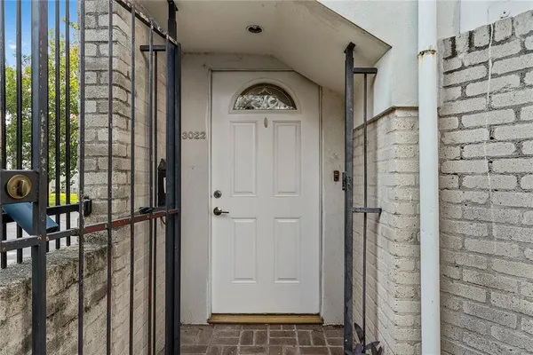 $2,500 | 3022 Baldwin Street, Houston, TX 77006