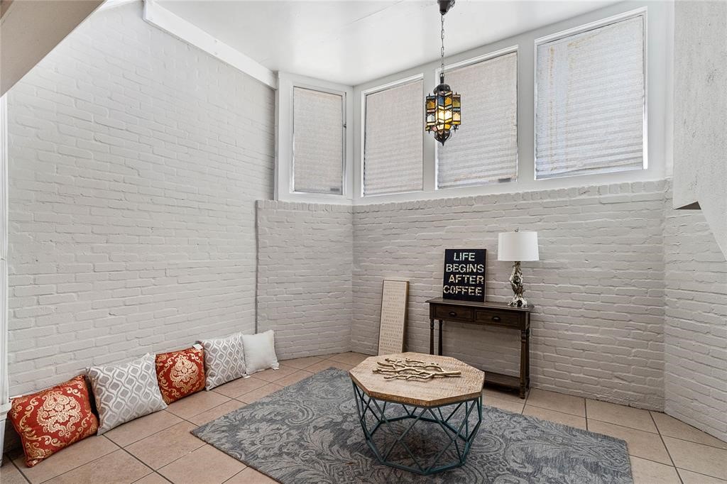 3022 Baldwin Street Houston, TX 77006 - Photo 2 of 20