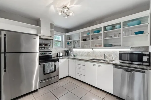 $2,500 | 3022 Baldwin Street, Houston, TX 77006