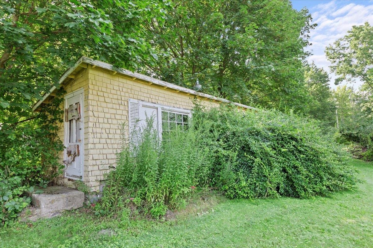 220 Dewey Street Bennington, VT 05201 - Photo 22 of 23