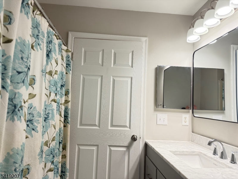 313 Hannah Way Bridgewater, NJ 08807 - Photo 15 of 18