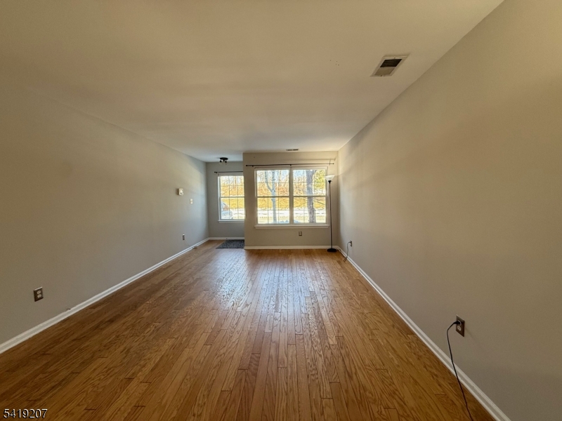 313 Hannah Way Bridgewater, NJ 08807 - Photo 3 of 18