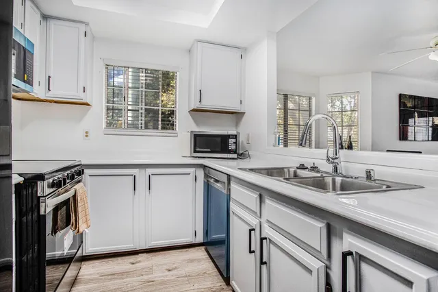 $900,000 | 1424 Market Street, Oakland, CA 94607