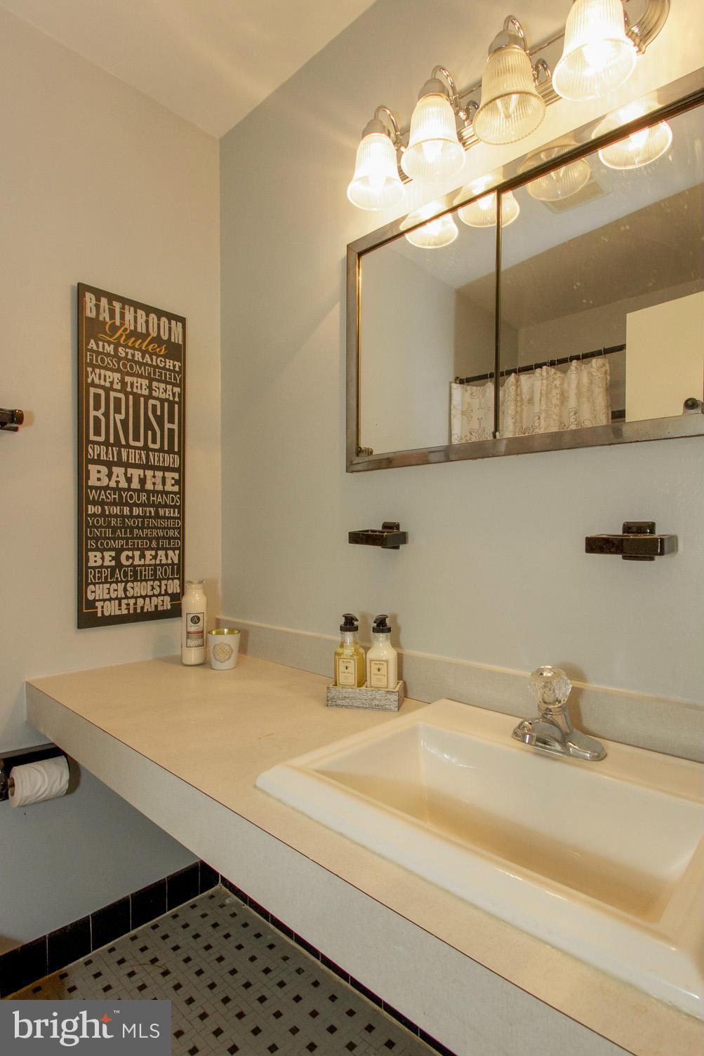 11803 Selfridge Road Silver Spring, MD 20906 - Photo 19 of 30 Bath