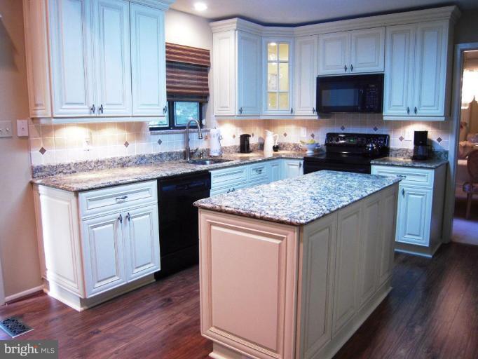 2006 Burdock Road Baltimore, MD 21209 - Photo 12 of 22 Kitchen