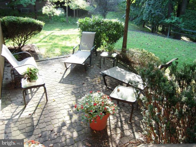2006 Burdock Road Baltimore, MD 21209 - Photo 8 of 22 Patio