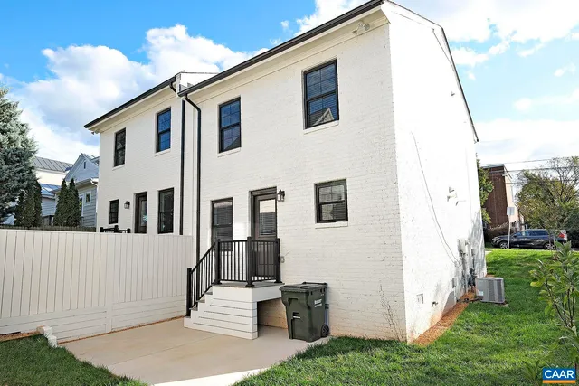$2,295 | 917 Belmont Avenue, Charlottesville, VA 22902