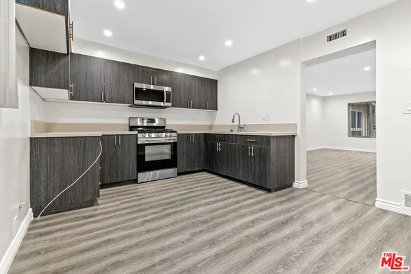 $3,000 | 330 East Dryden Street, Unit 3, Glendale, CA 91207