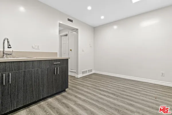$3,000 | 330 East Dryden Street, Unit 3, Glendale, CA 91207