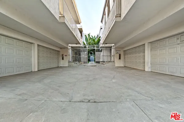 $3,000 | 330 East Dryden Street, Unit 3, Glendale, CA 91207