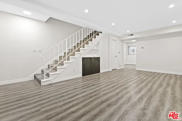 $3,000 | 330 East Dryden Street, Unit 3, Glendale, CA 91207