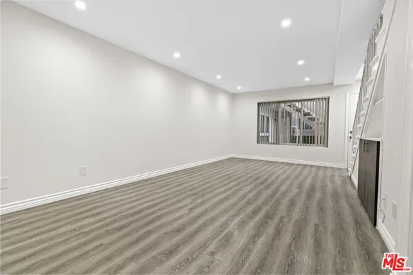 $3,000 | 330 East Dryden Street, Unit 3, Glendale, CA 91207