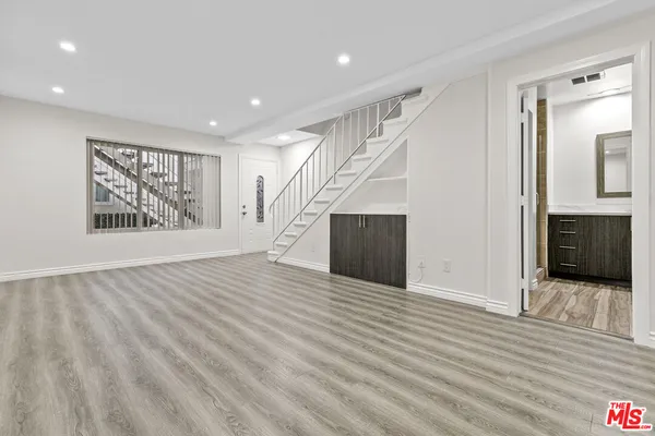 $3,000 | 330 East Dryden Street, Unit 3, Glendale, CA 91207