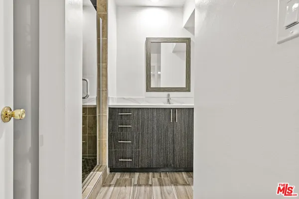 $3,000 | 330 East Dryden Street, Unit 3, Glendale, CA 91207